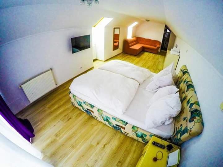 Casa Germana Ξενοδοχείο Lupeni  Εξωτερικό φωτογραφία