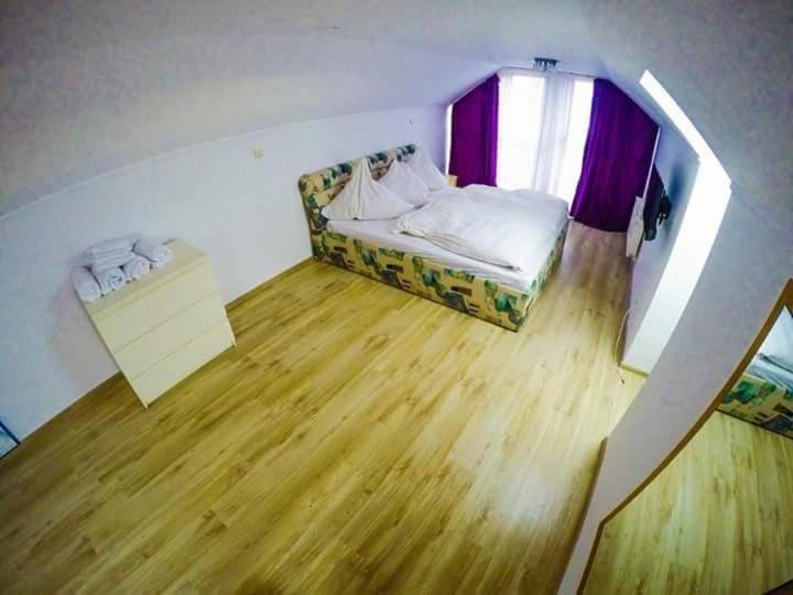 Casa Germana Ξενοδοχείο Lupeni  Εξωτερικό φωτογραφία