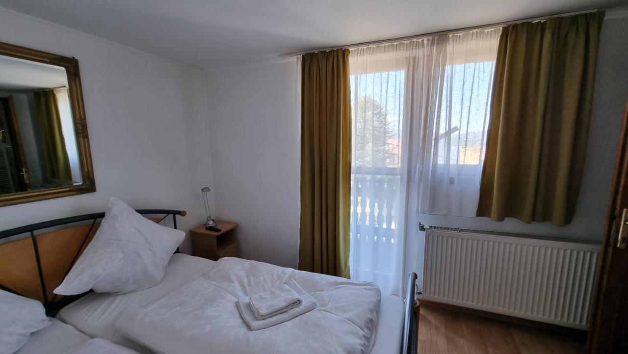 Casa Germana Ξενοδοχείο Lupeni  Εξωτερικό φωτογραφία